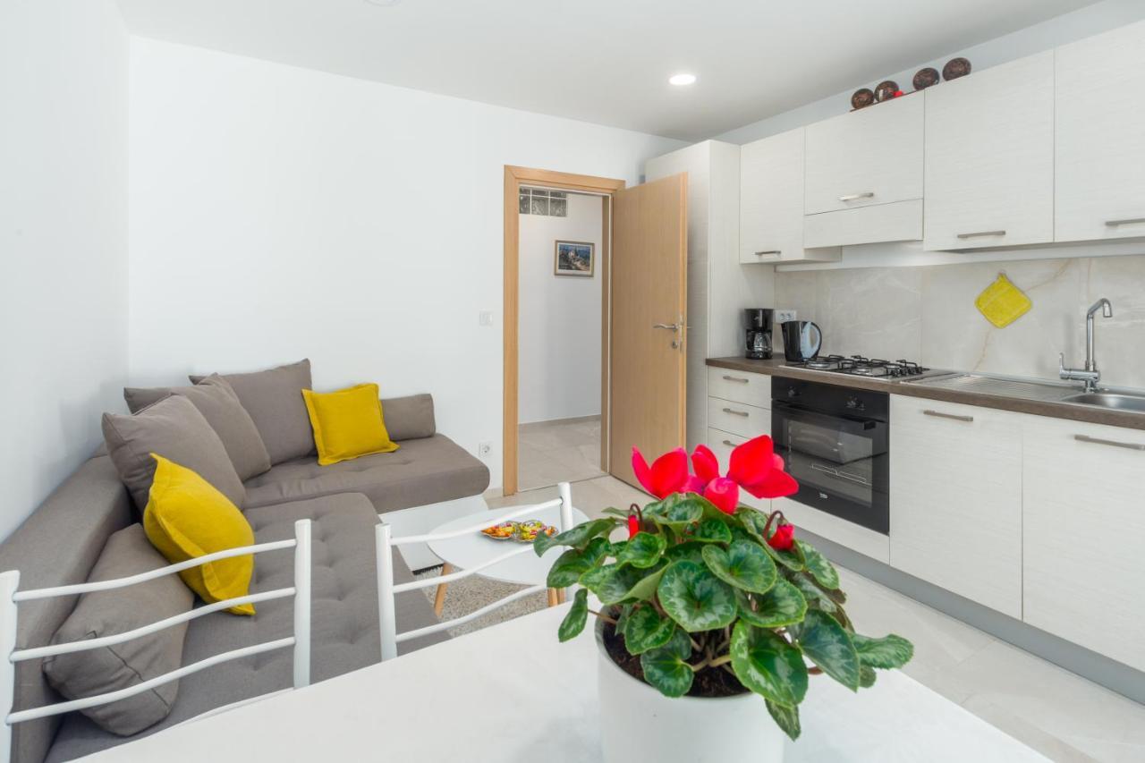 Alex Deluxe Apartments On Beach 波雷奇 外观 照片