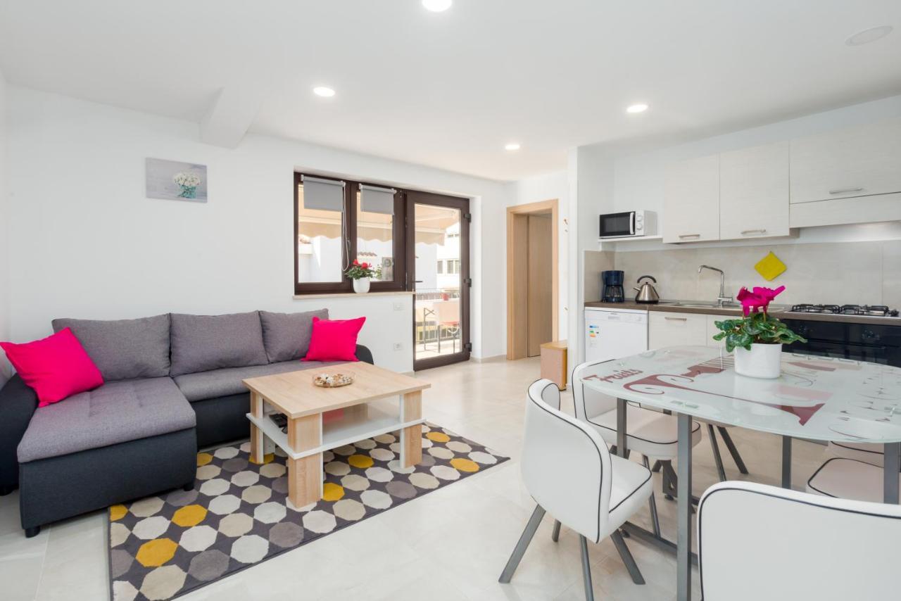 Alex Deluxe Apartments On Beach 波雷奇 外观 照片
