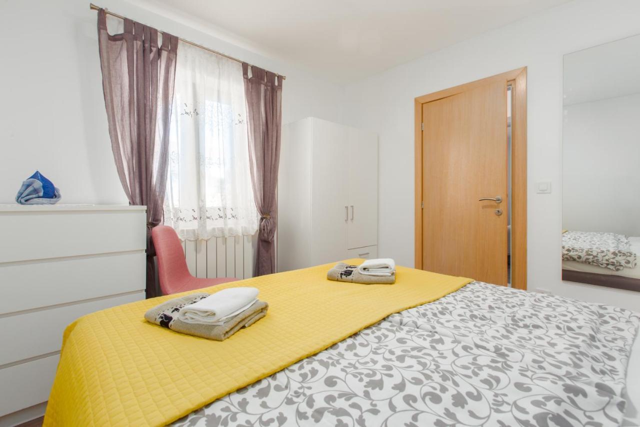 Alex Deluxe Apartments On Beach 波雷奇 外观 照片