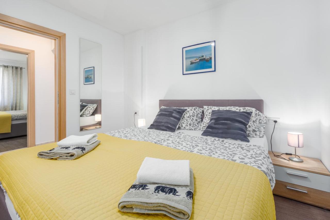 Alex Deluxe Apartments On Beach 波雷奇 外观 照片